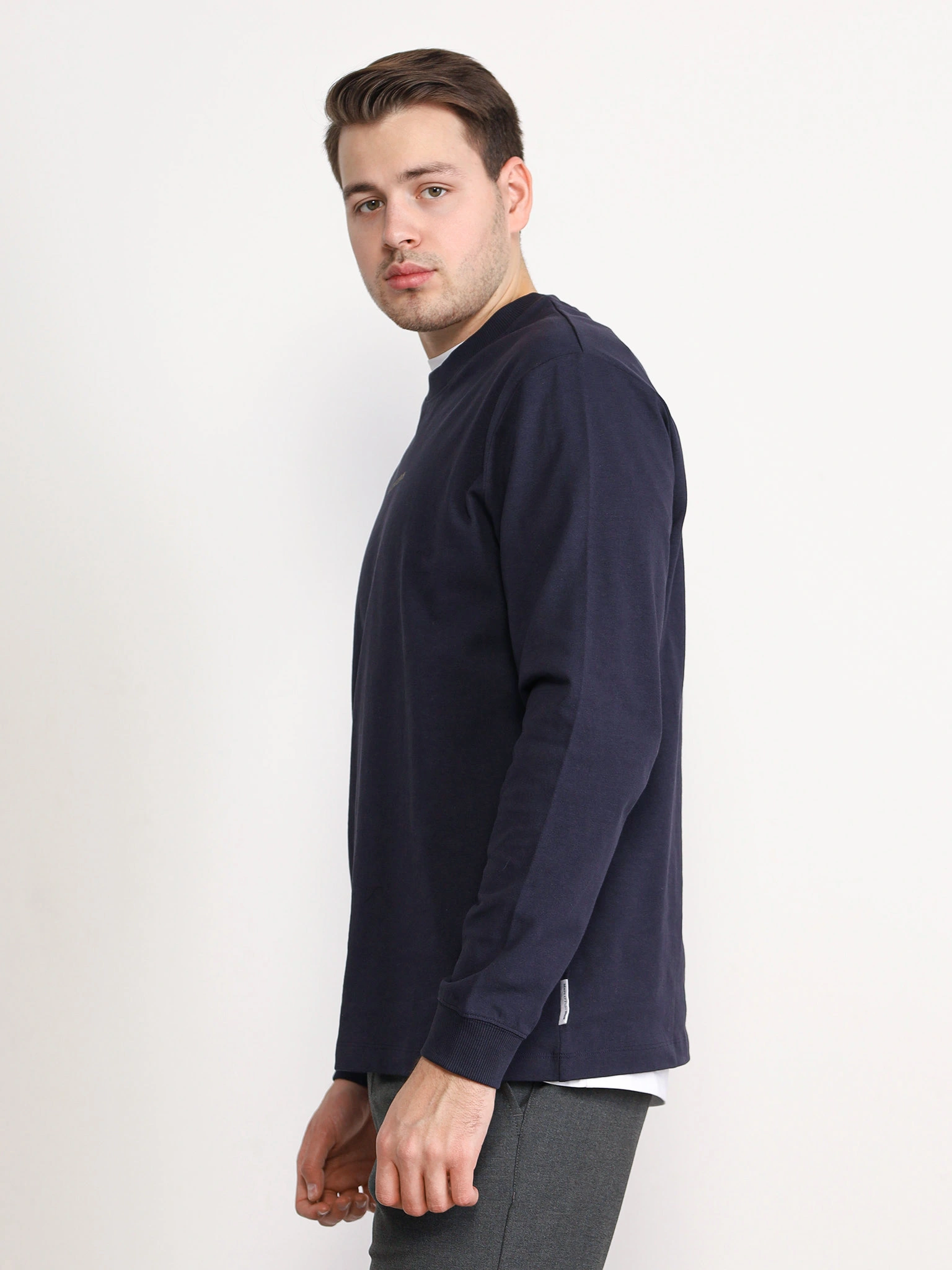 Лонгслив темно-синего цвета из хлопка 